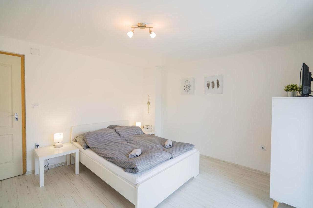 Zigzag Apartman Шиофок Экстерьер фото